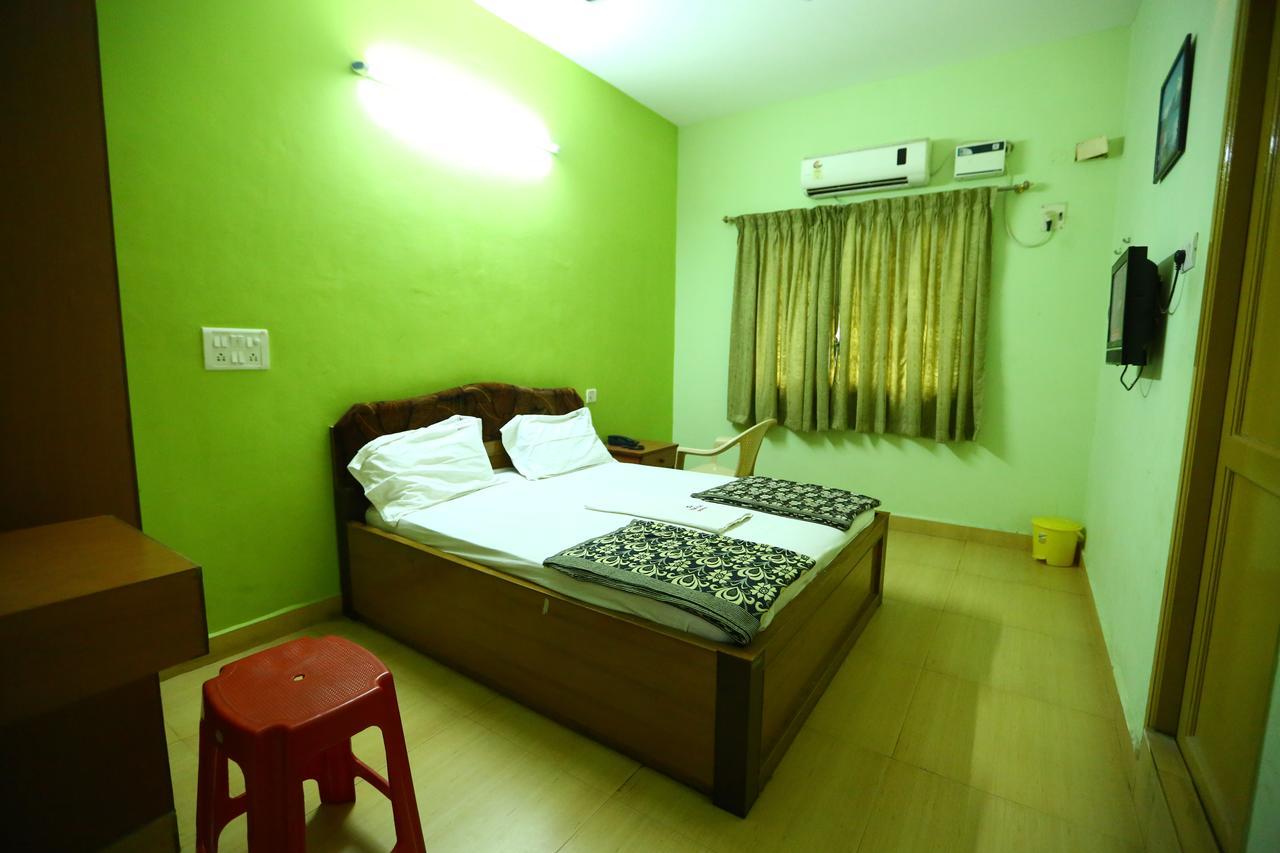Abirami Residency Hotell Tirukkadaiyur Exteriör bild