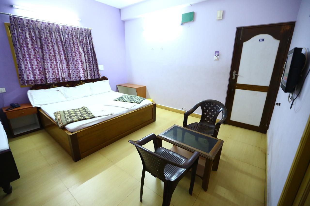 Abirami Residency Hotell Tirukkadaiyur Exteriör bild
